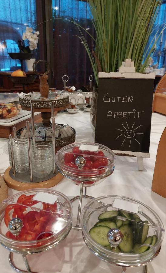 Hotel Goldener Stern Sankt Ingbert Buitenkant foto